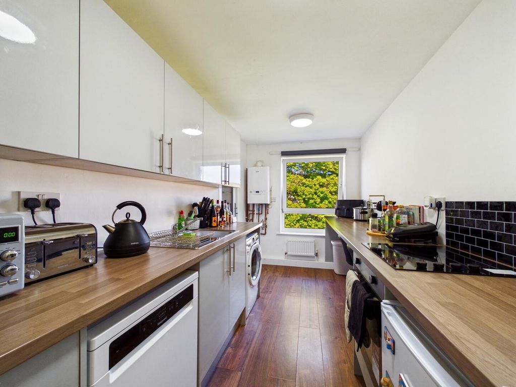 Property photo 1 of 10 Kitchen