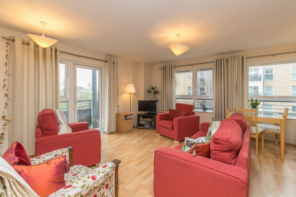 Property photo 2 of 11 Living Room