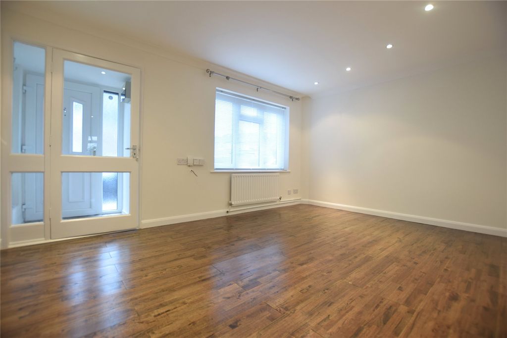 Property photo 3 of 7 Picture No. 16