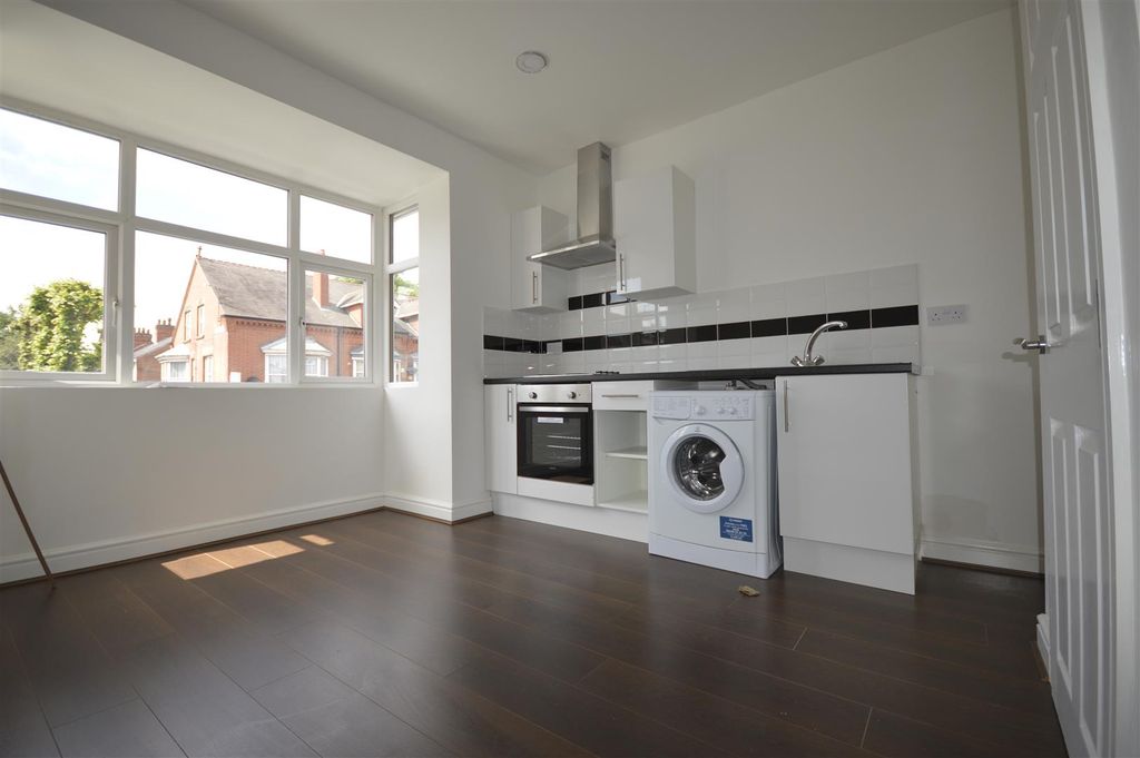 Property photo 3 of 7 Living Room.Jpg