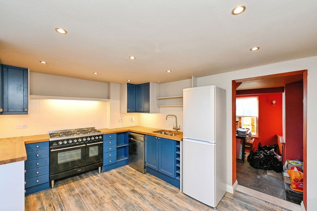 Property photo 2 of 29 Pbox-Img.Jpg
