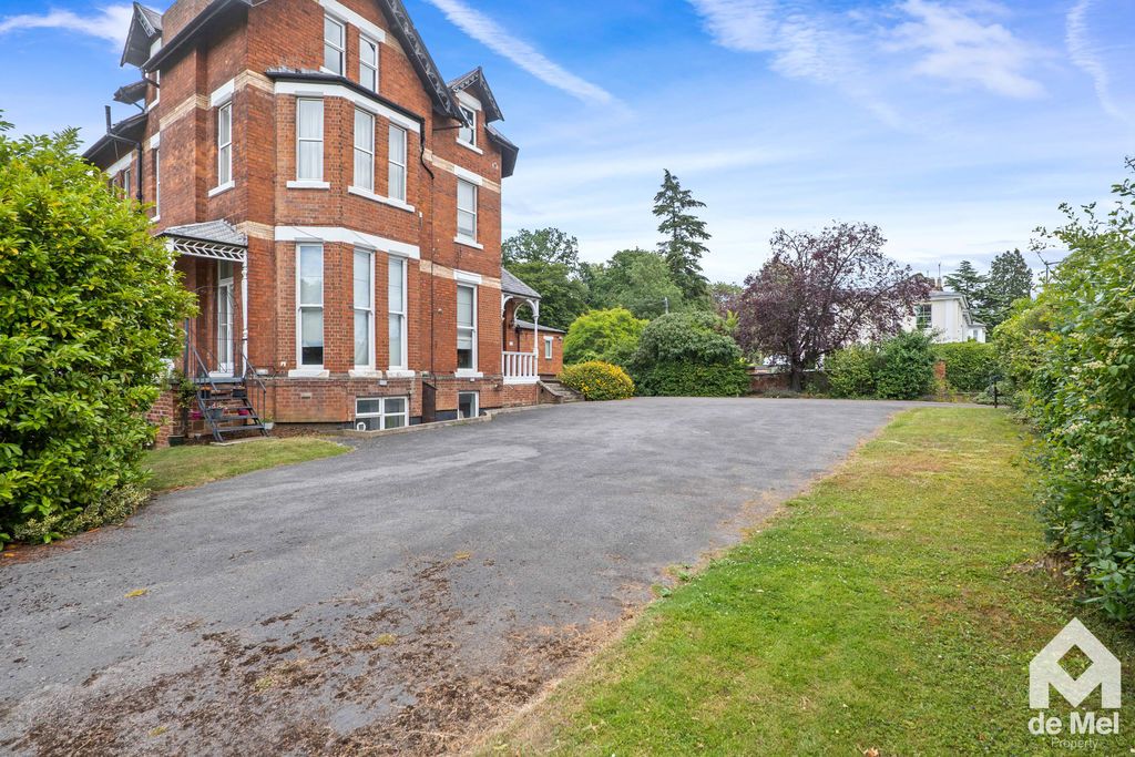 Property photo 2 of 11 Photo 10