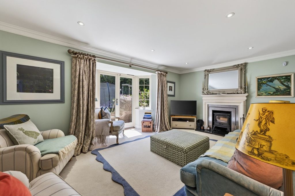 Property photo 3 of 18 Drawing Room