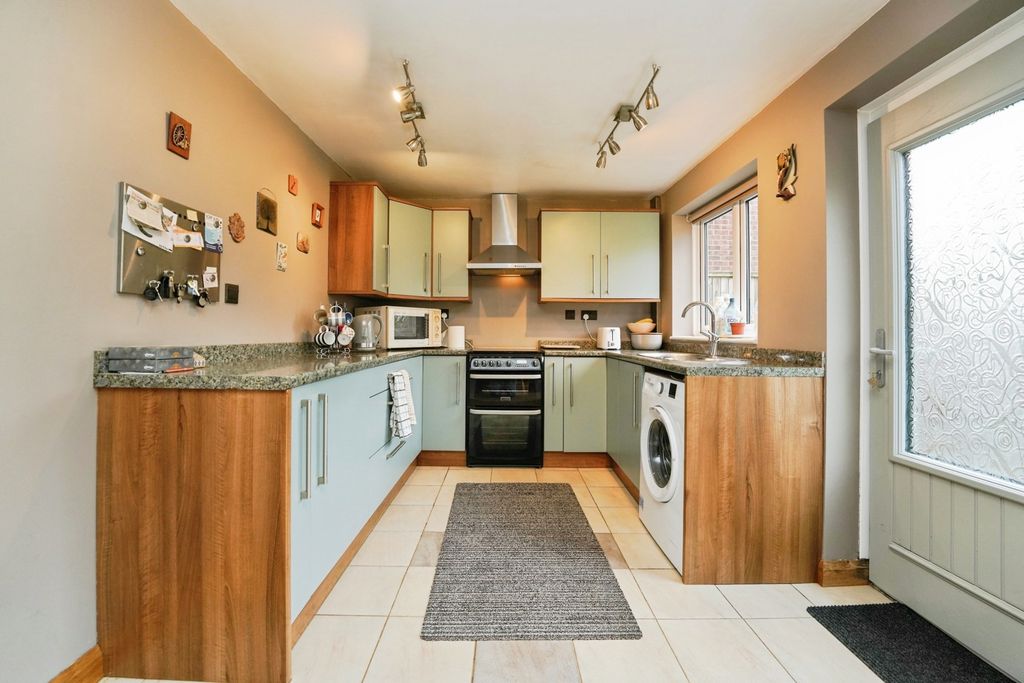 Property photo 2 of 20 Kitchen