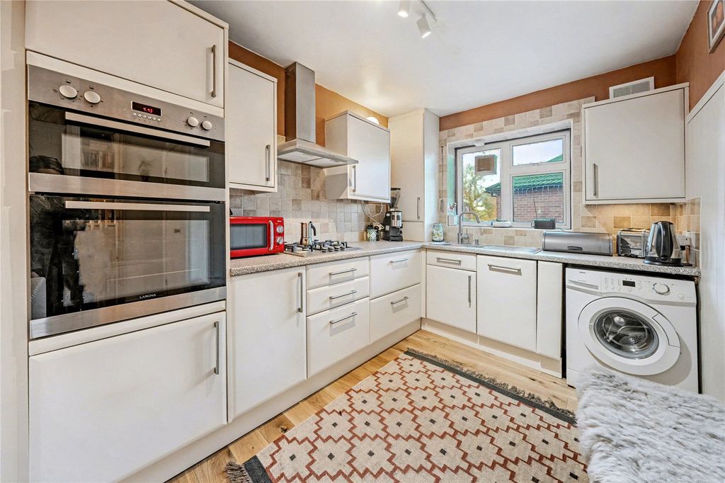 Property photo 3 of 17 Picture 3