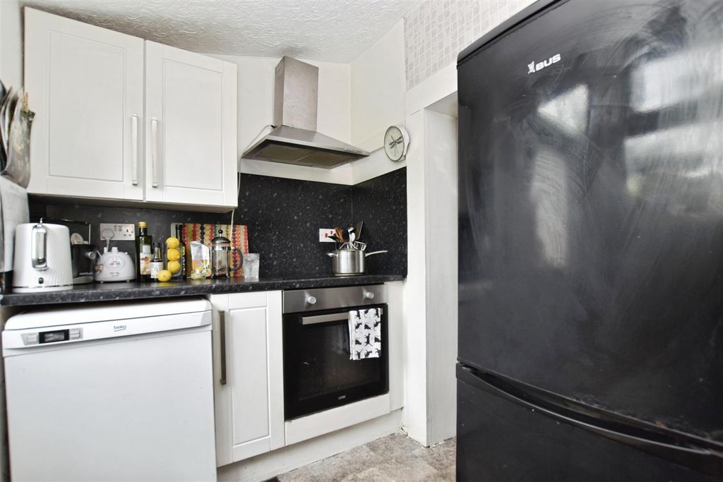 Property photo 1 of 21 Kitchen