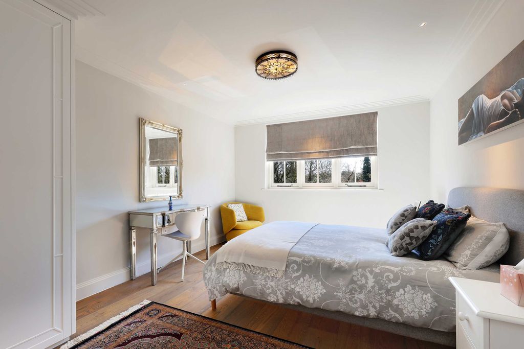 Additional image 15 of 5 bed detached house for saleGregories Road, Beaconsfield HP9