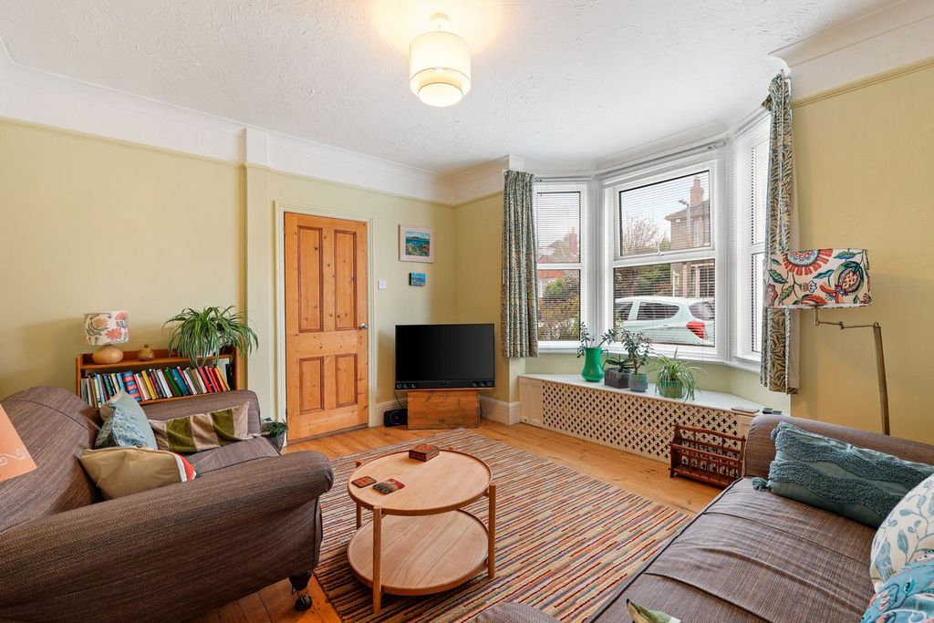 Property photo 2 of 23