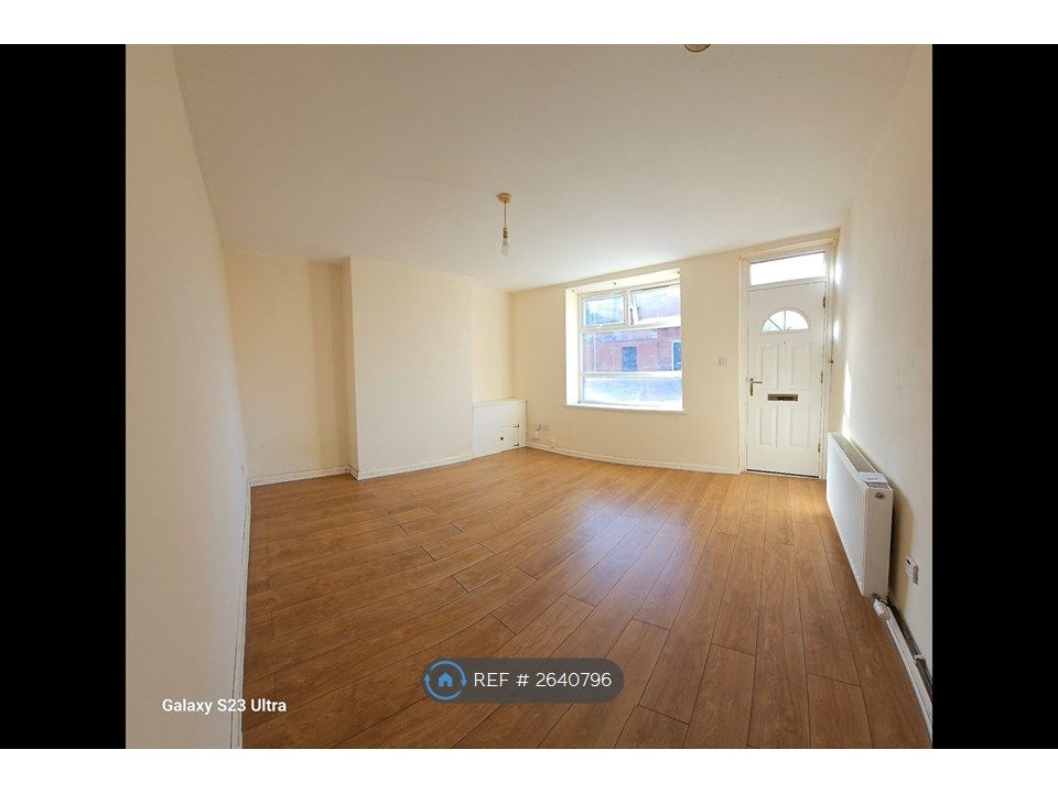 Property photo 1 of 3