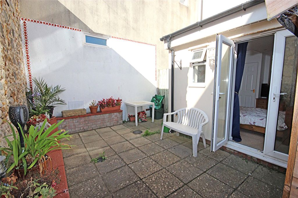 Property photo 2 of 11 Picture No. 12