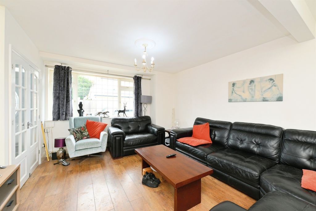 Property photo 3 of 17