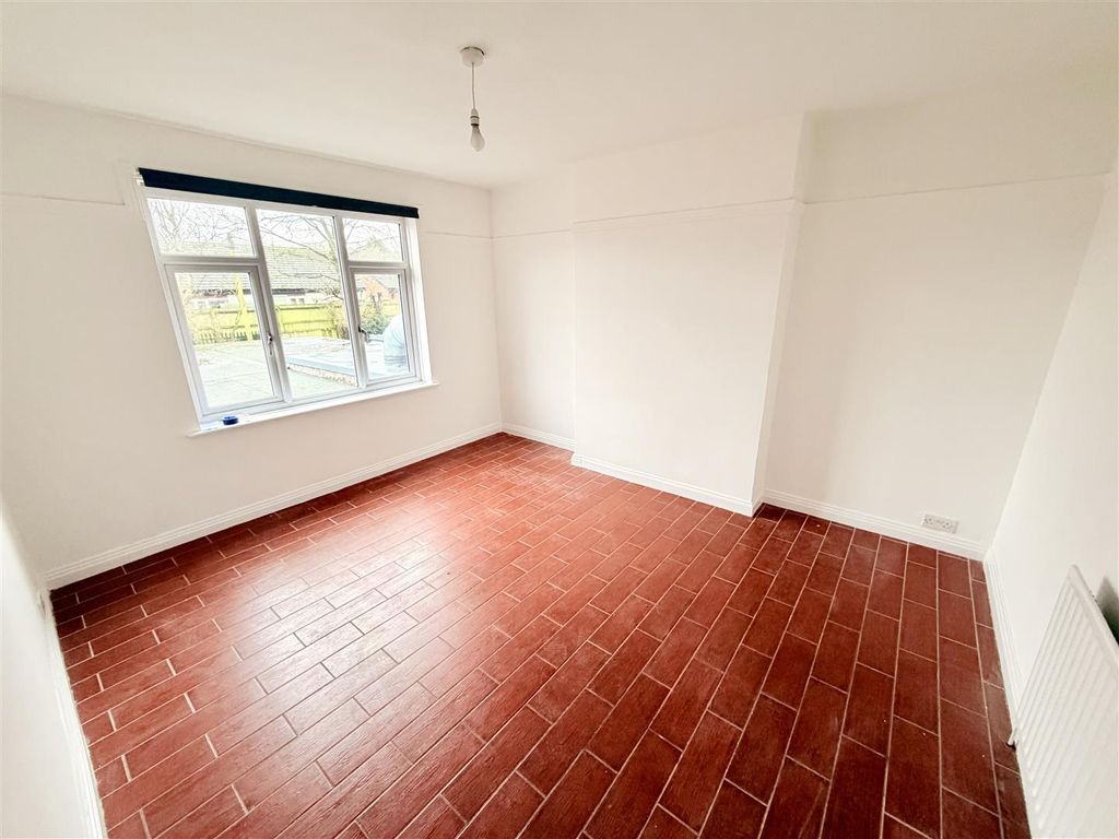 Property photo 2 of 5 Tempimageooy9Qc.Jpg