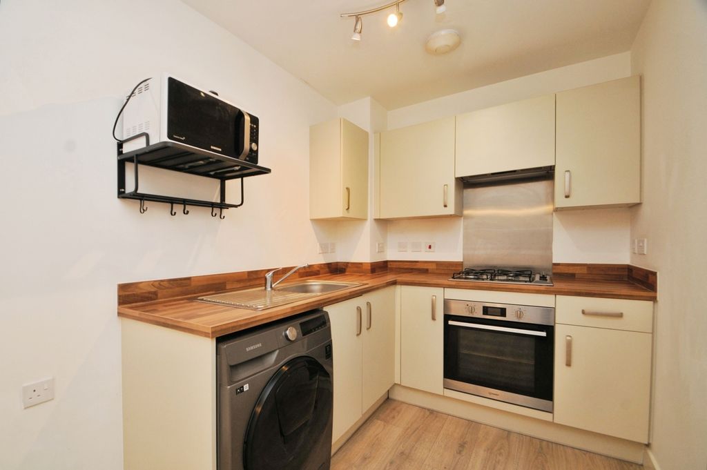 Property photo 2 of 17 Photo