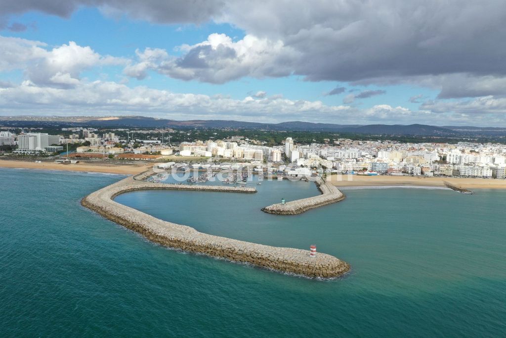 Property photo 2 of 61