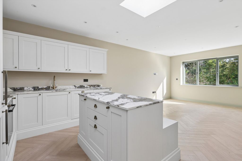 Property photo 1 of 10 Image