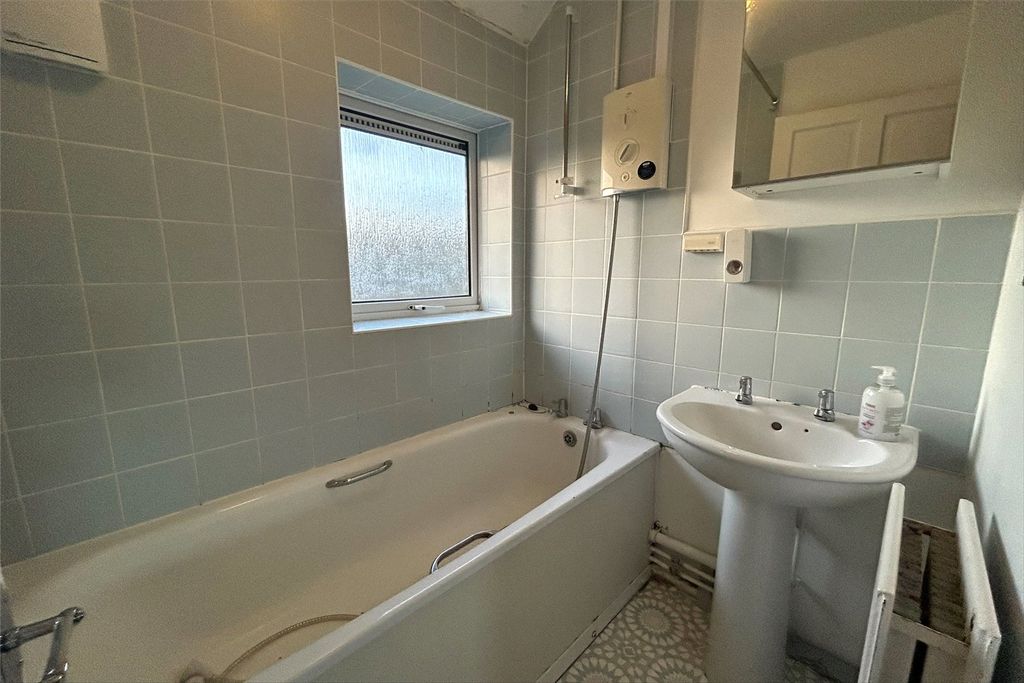 Property photo 3 of 6 Picture No. 04