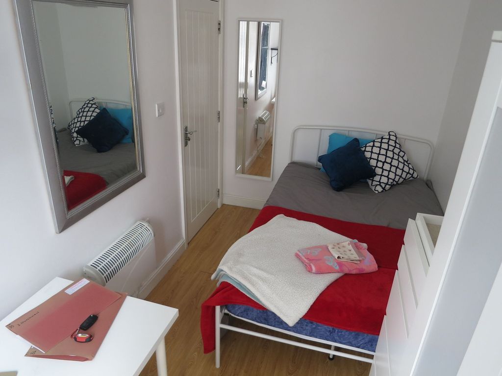 Property photo 3 of 31 Neat, Simply Furnished Bedroom With A Single Metal...