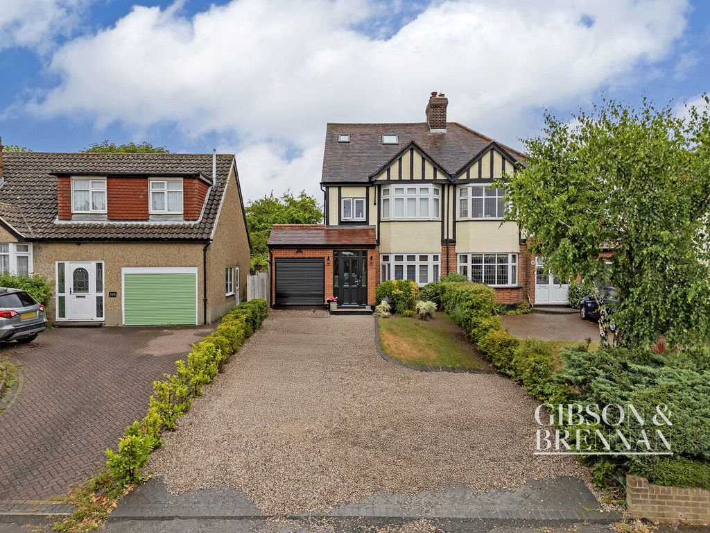 Property photo 2 of 31