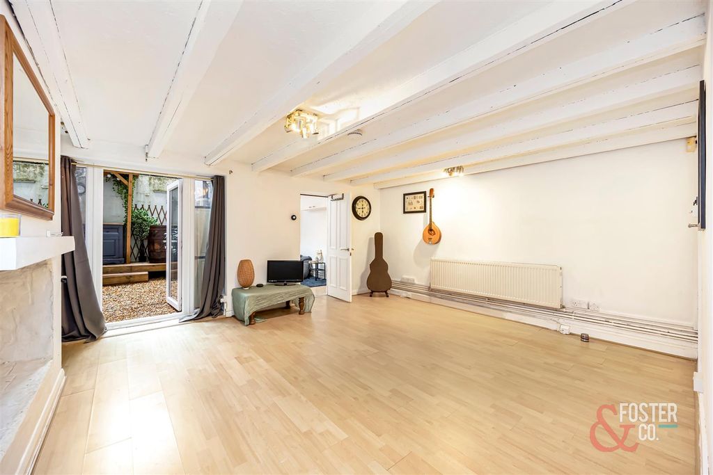 Property photo 3 of 18 York Road, 34, Lgff-007.Jpg