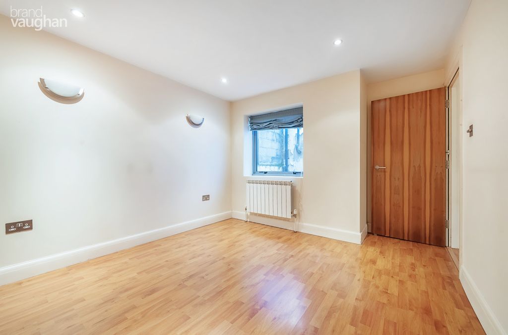 Property photo 3 of 9 Living Room