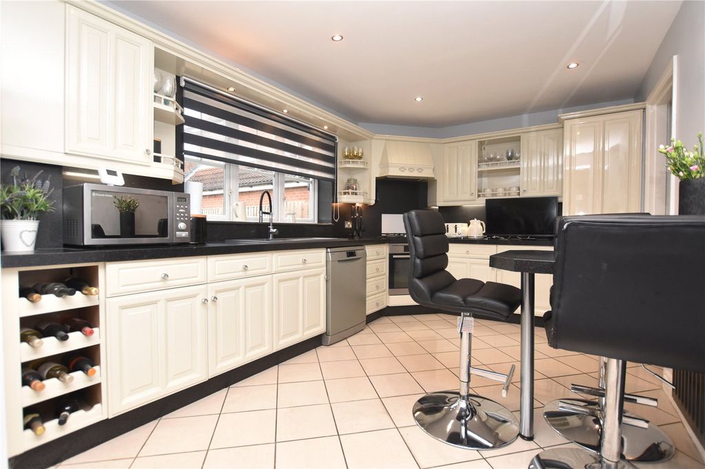 Property photo 2 of 23 Picture No. 07