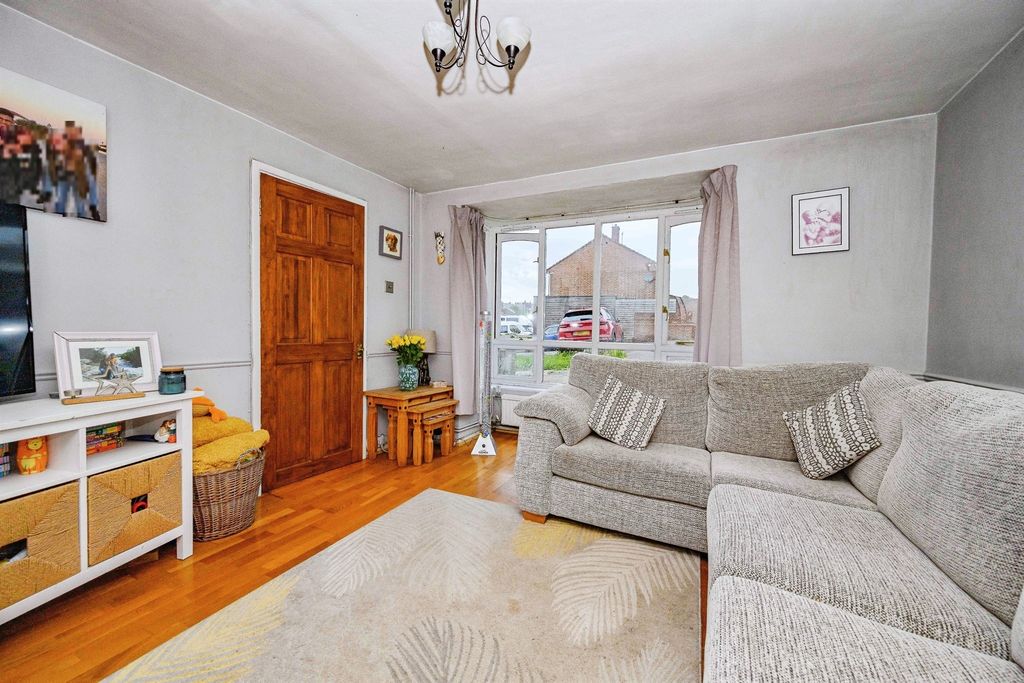 Property photo 2 of 18
