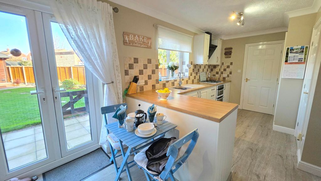 Property photo 2 of 19