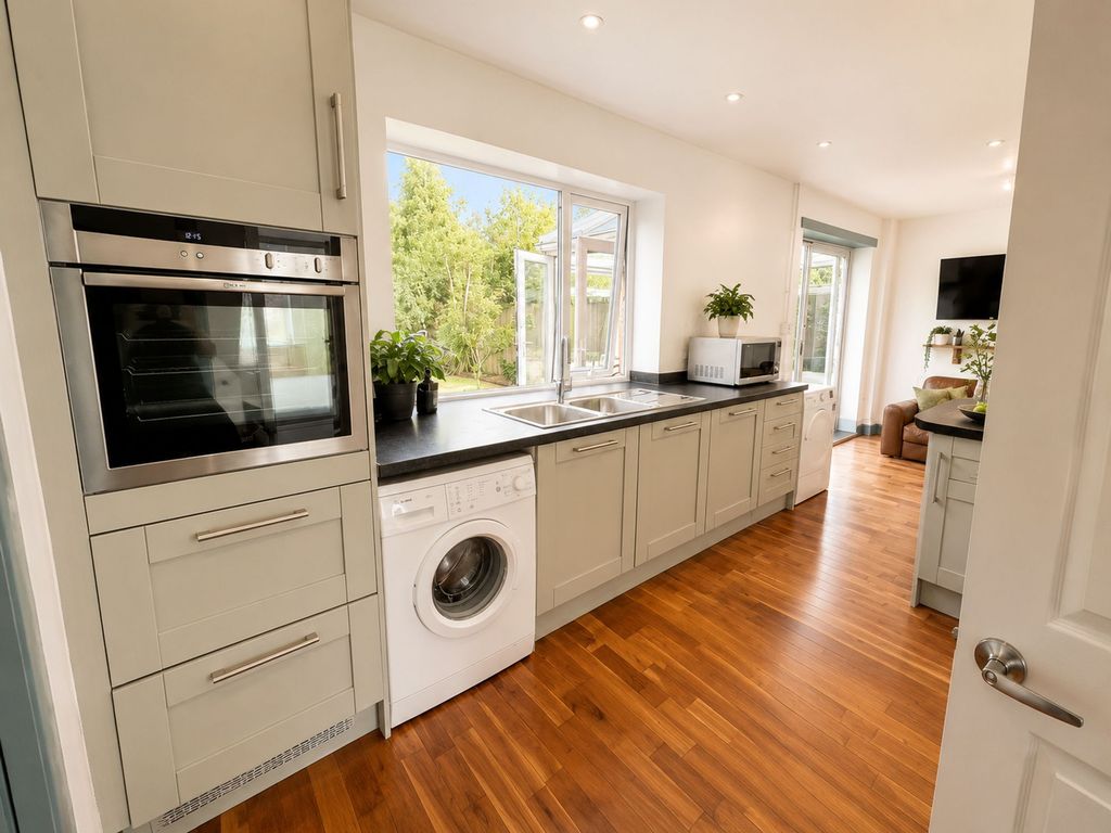 Property photo 2 of 11