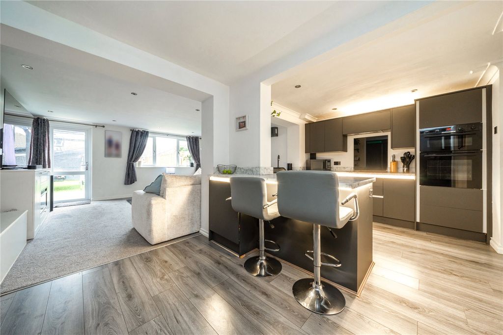 Property photo 3 of 17 Picture No. 20