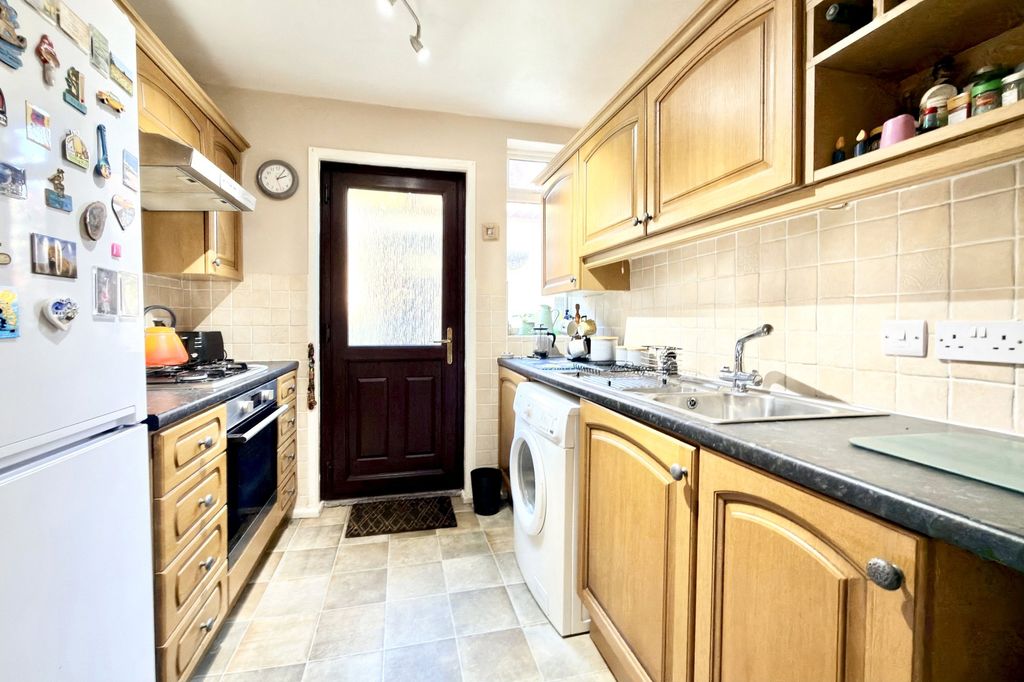 Property photo 3 of 22 Picture No. 05