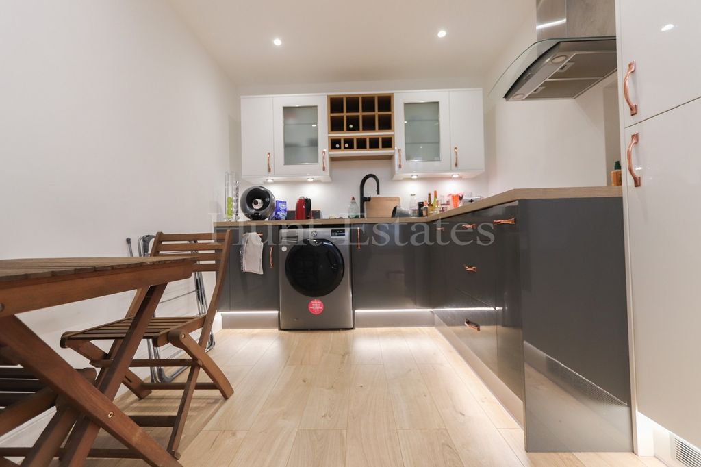 Property photo 2 of 11 Not Specified