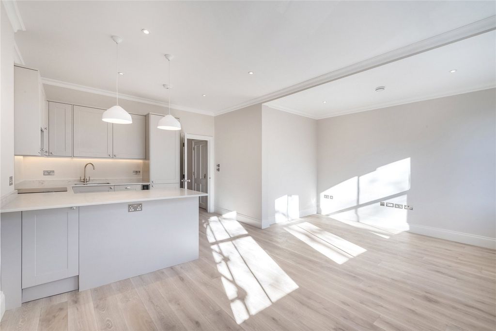 Property photo 2 of 17 Reception/ Kitchen