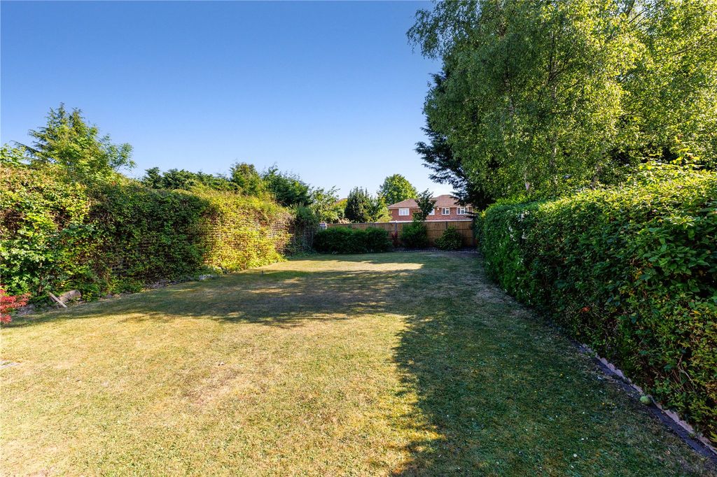 Property photo 2 of 14 Garden