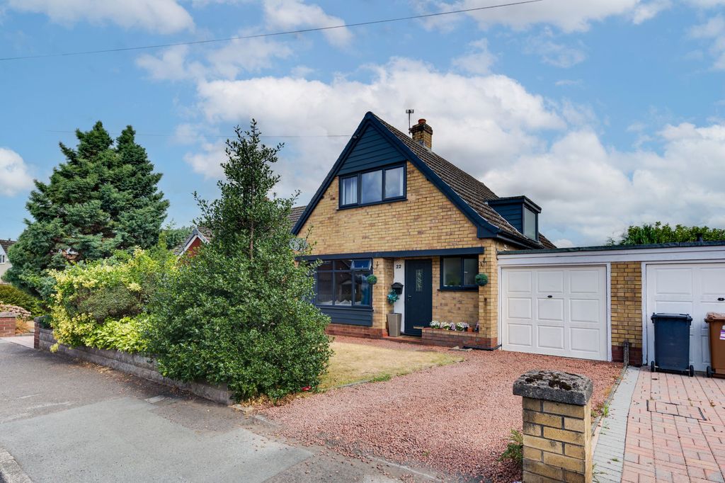 Property photo 1 of 28
