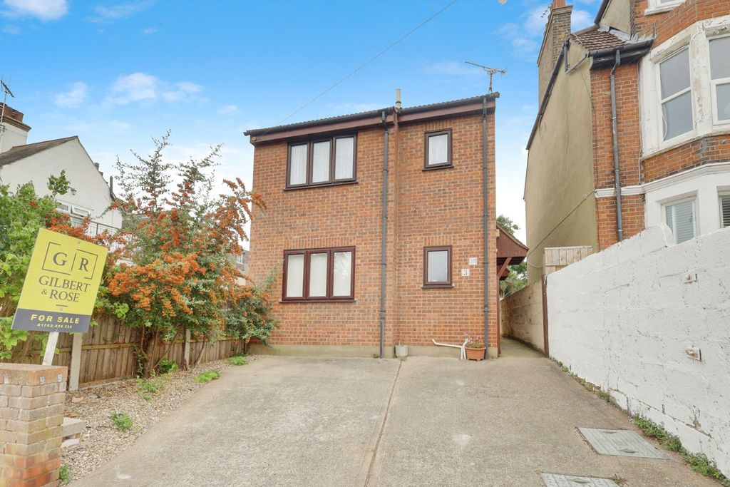 Property photo 1 of 8
