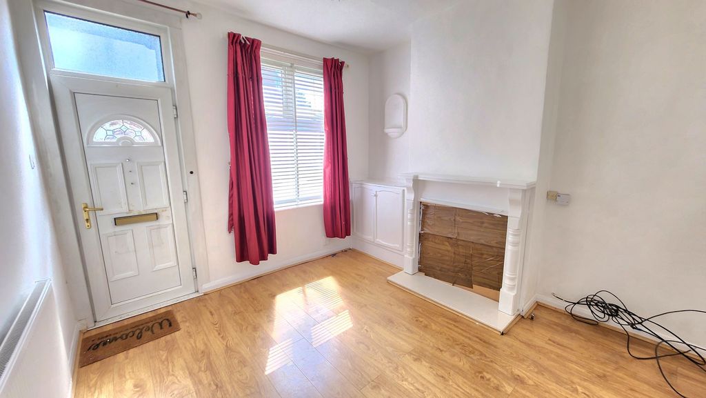 Property photo 2 of 12