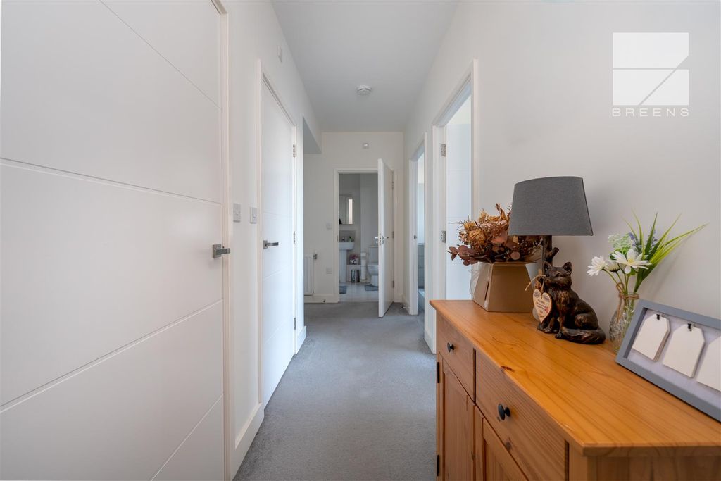 Property photo 2 of 31 Flat 39 Furrow House_0008.Jpg