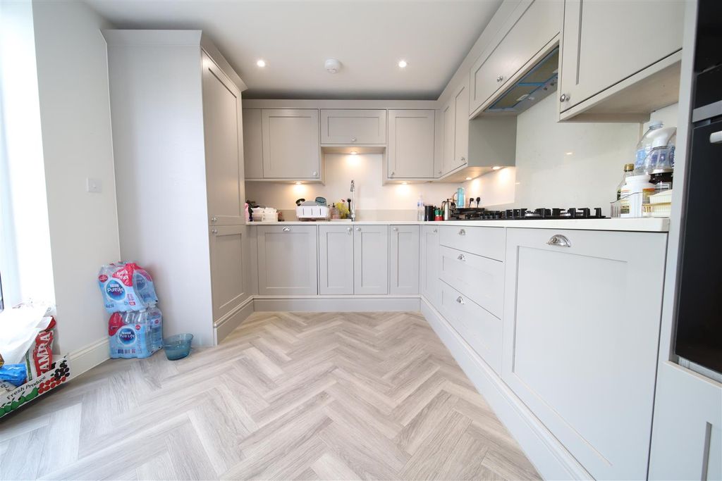 Additional image 6 of 1 bed flat for sale72, The Ridgeway, Enfield EN2