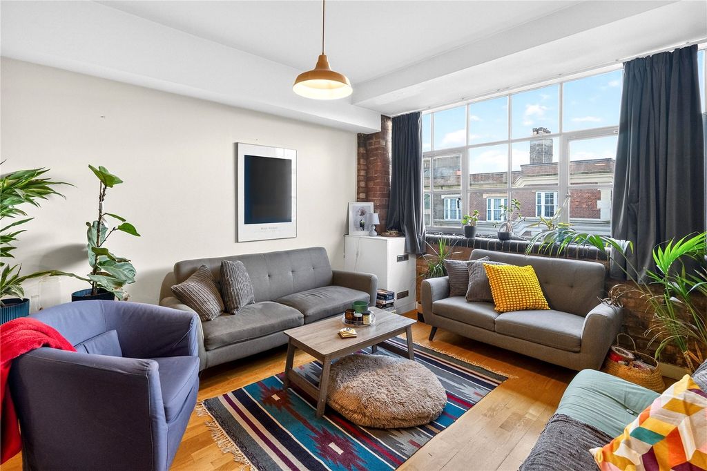 Property photo 1 of 22 Reception Room