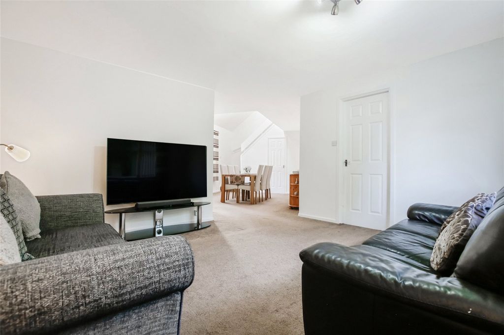 Property photo 3 of 21 Picture No. 06