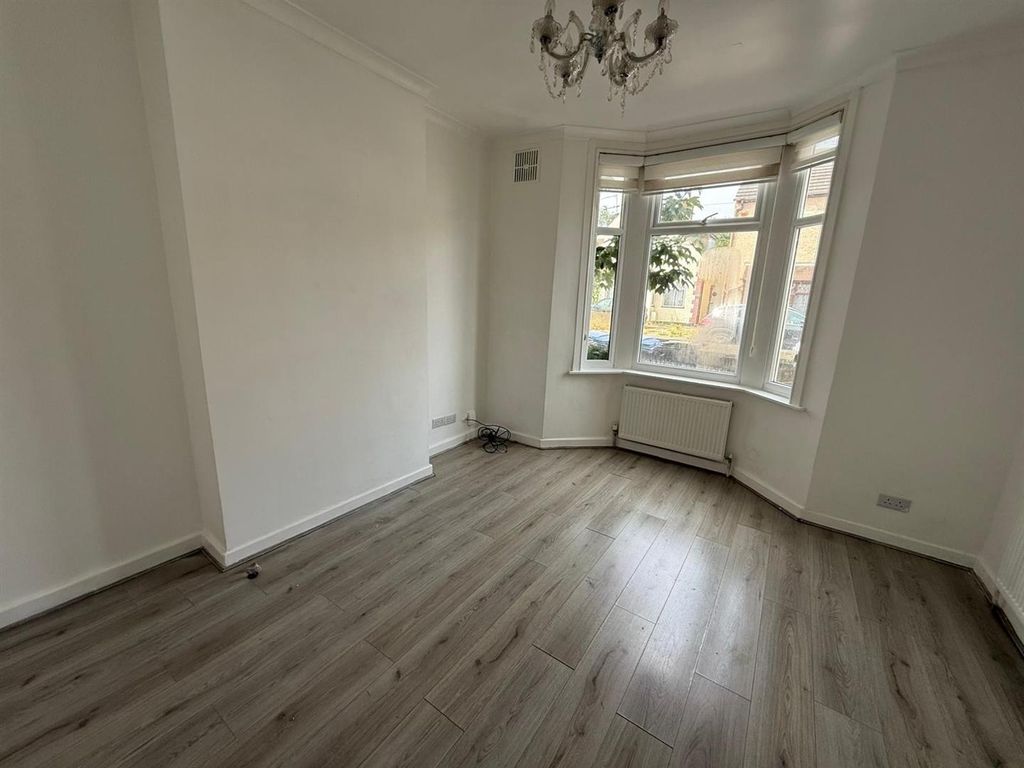 Property photo 2 of 9 6.Jpg