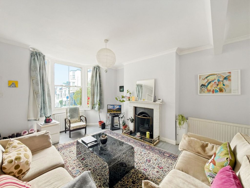 Property photo 3 of 19