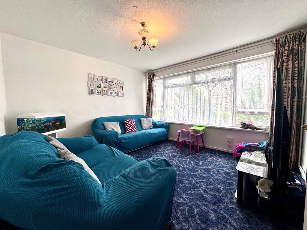 Property photo 3 of 9 3