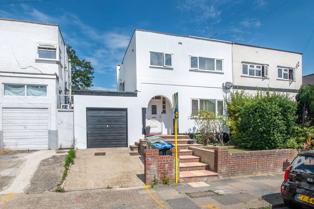 Property photo 2 of 15
