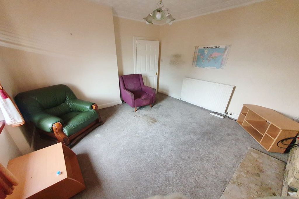 Property photo 3 of 9