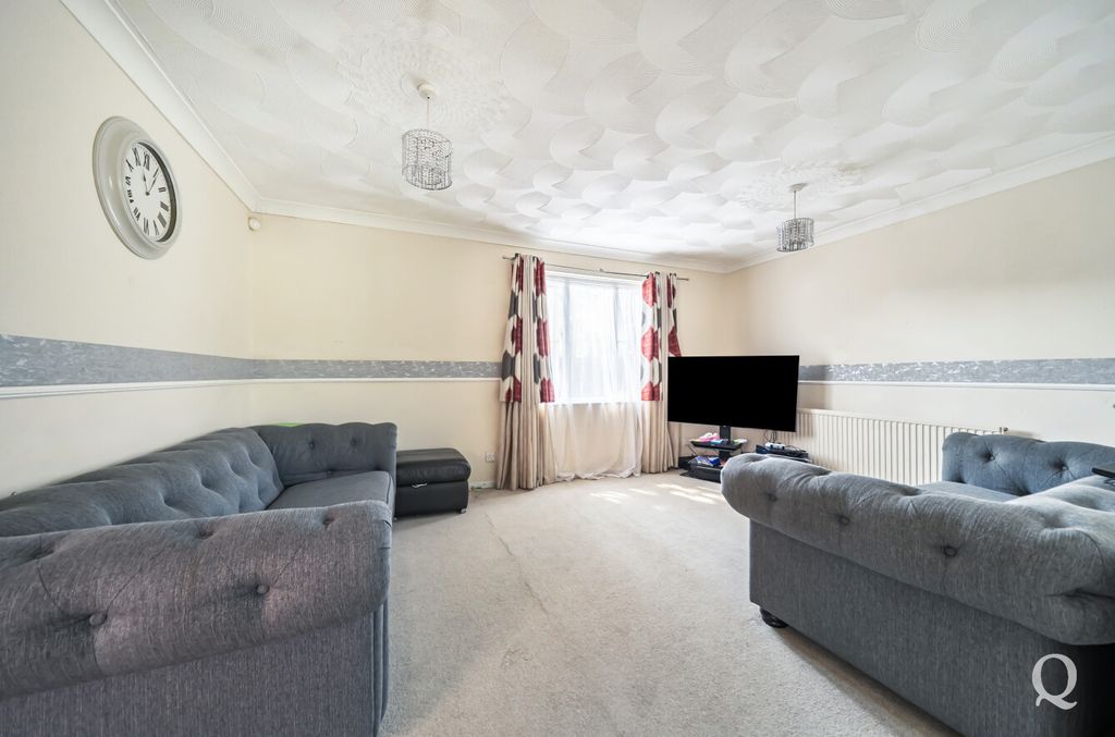 Property photo 2 of 20 9Cbe8750-5c16-40c...