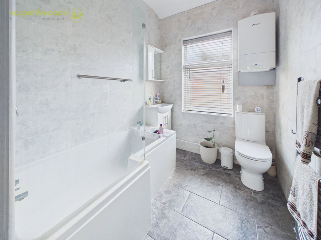 Property photo 2 of 25