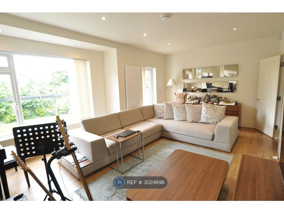 Property photo 2 of 31