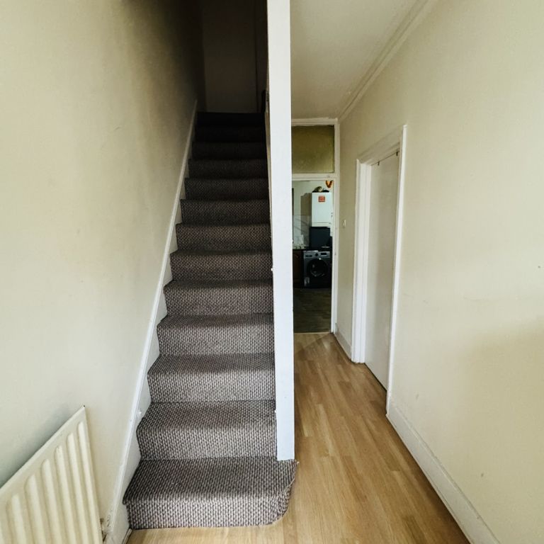 Property photo 2 of 12 Gallery