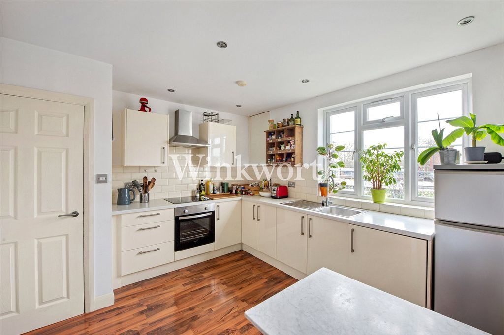 Property photo 2 of 11 Picture No. 11